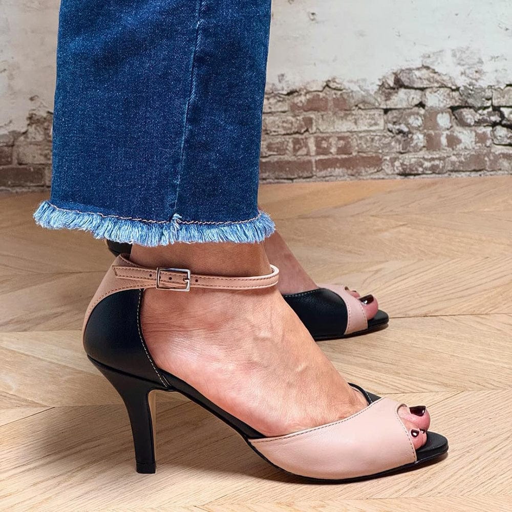Leora | Elegant Mid-Heel Pumps
