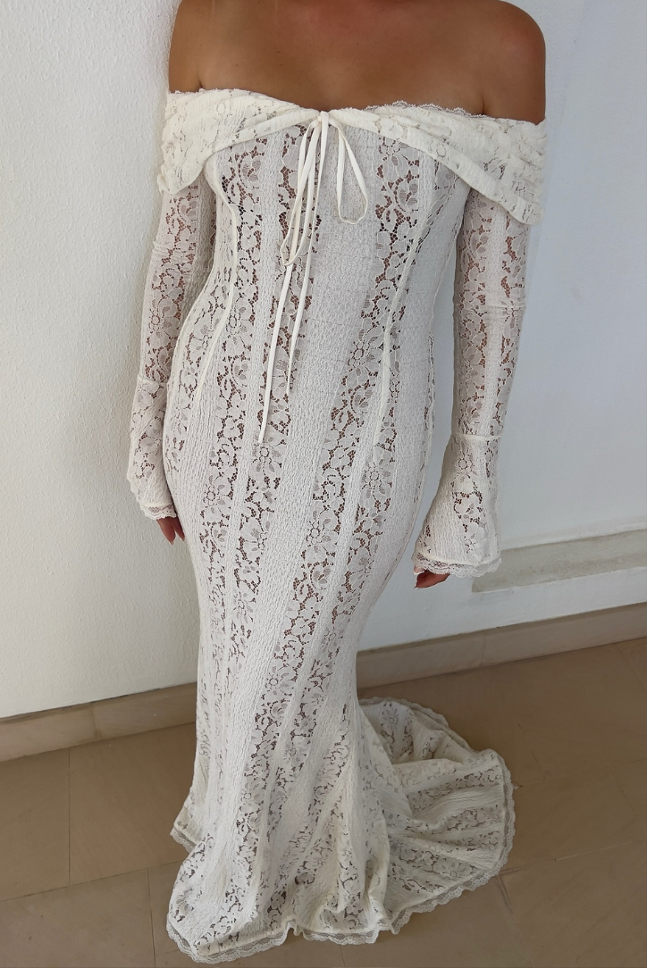 Livia | Off-Shoulder Lace Maxi Dress
