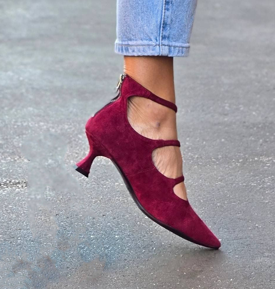 Elara | Strappy Low-Heel Sandals
