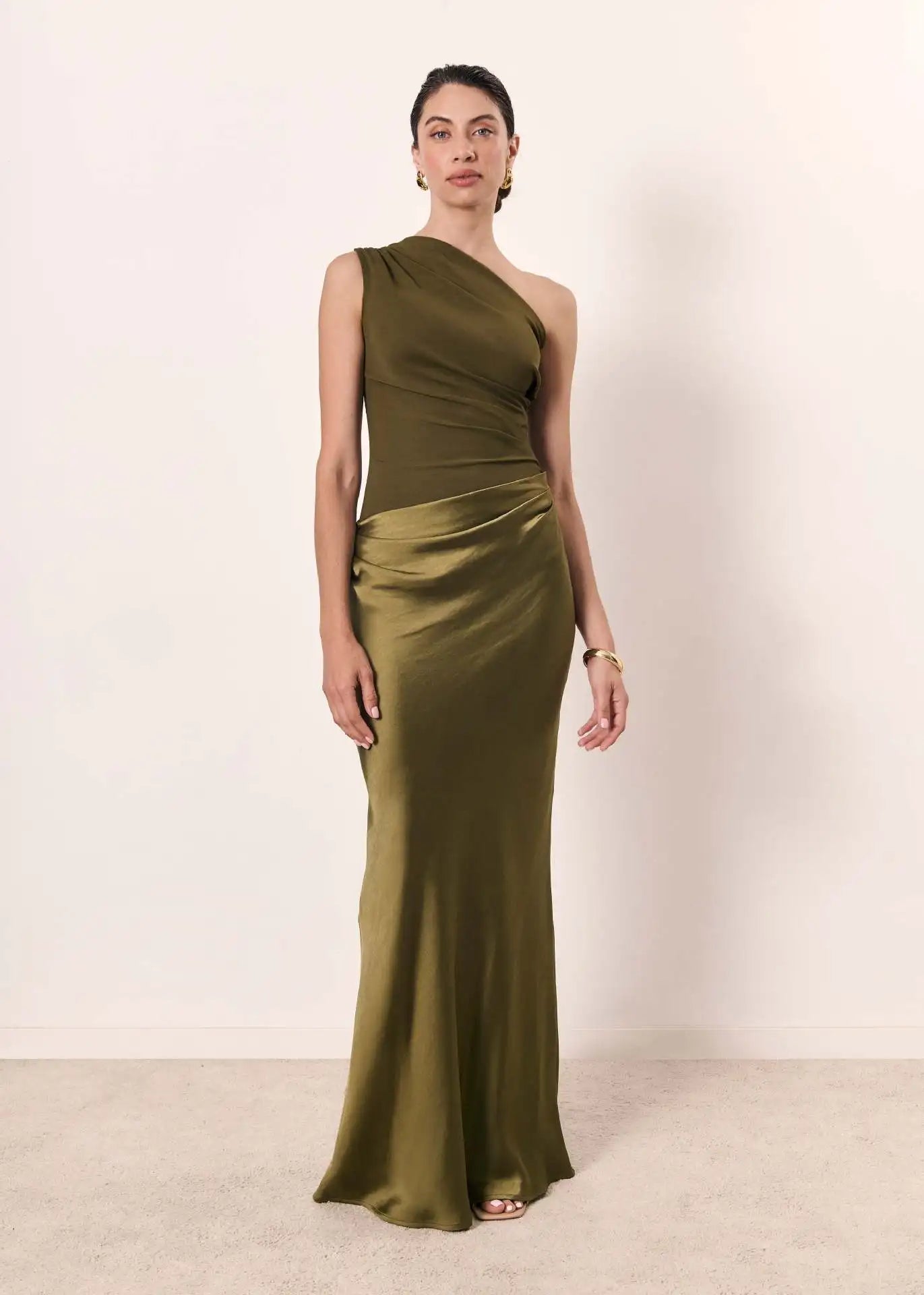 Sofia | Elegant One-Shoulder Satin Gown