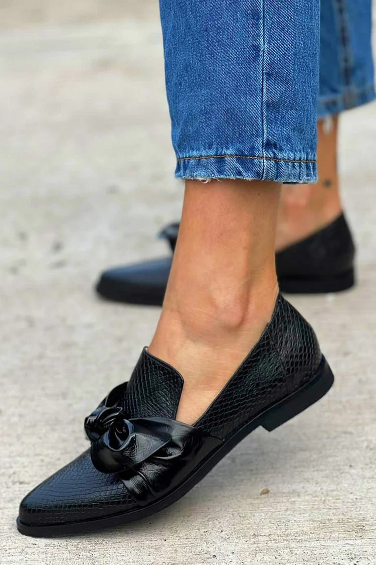 Giselle | Black Loafer with Elegant Bow