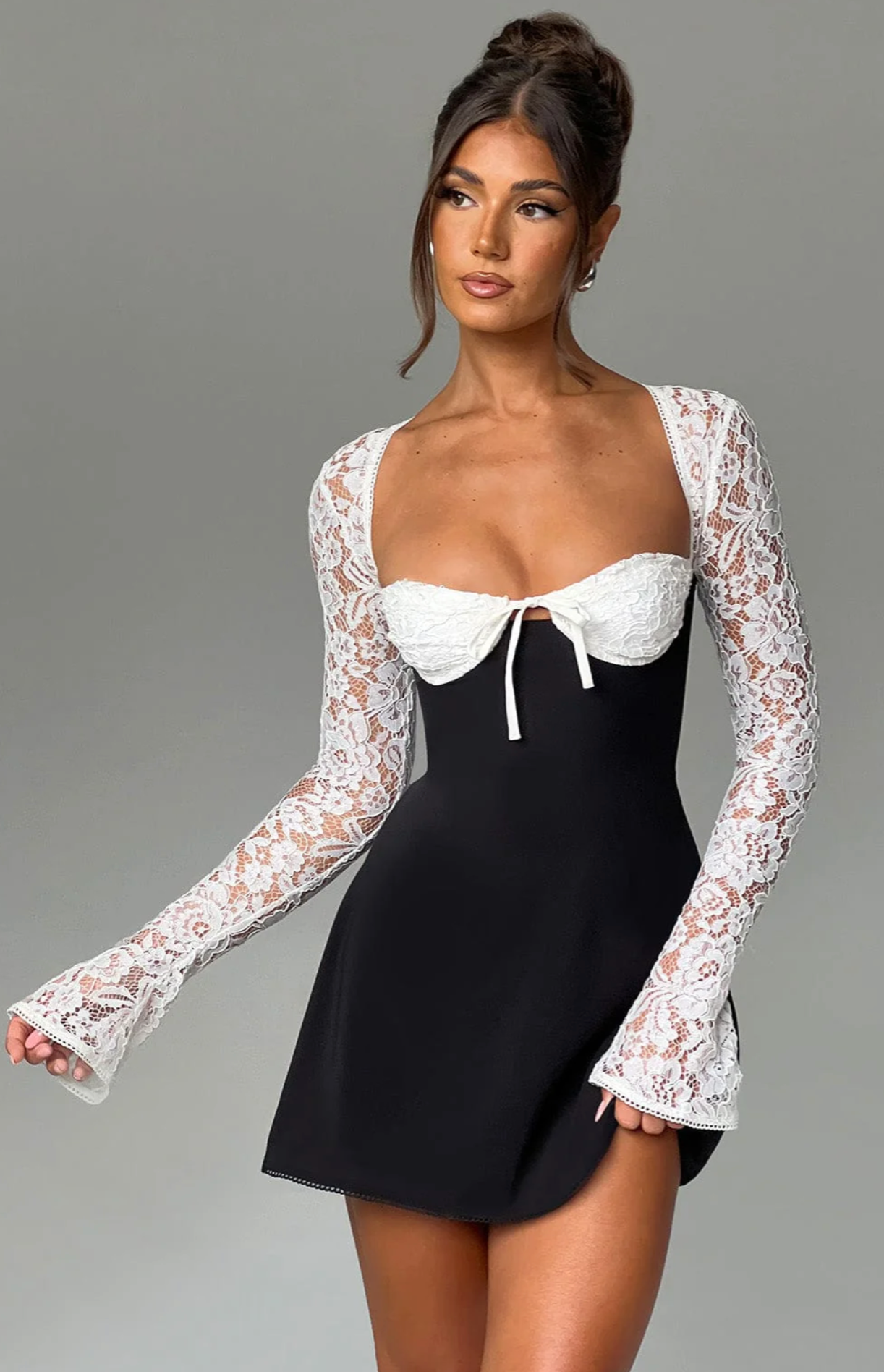 Anina | Mini Dress with Lace Sleeves